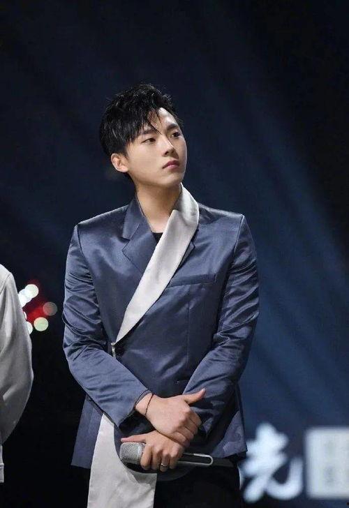 娱乐圈吃瓜黄子韬,揭秘吃瓜背后的真相与成长