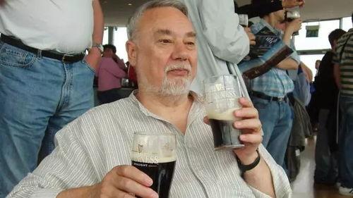 娱乐吃瓜酱17岁老人,娱乐吃瓜酱的奇幻旅程