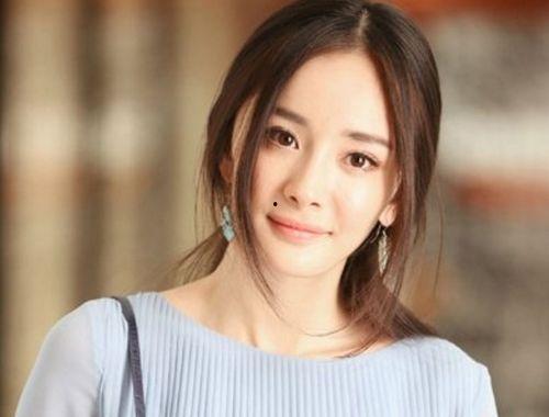 女主直播吃娱乐圈瓜,女主揭秘娱乐圈幕后真相